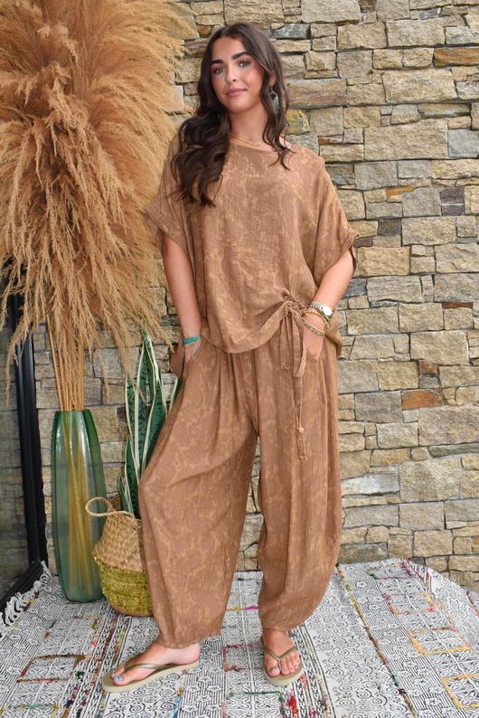 Kiti Paisley Damask Hitch Tee Walnut